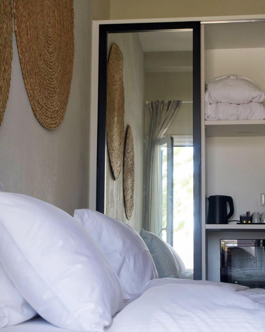 The Noverian Bios Santorini Boutique Hotel Fira  Rum bild