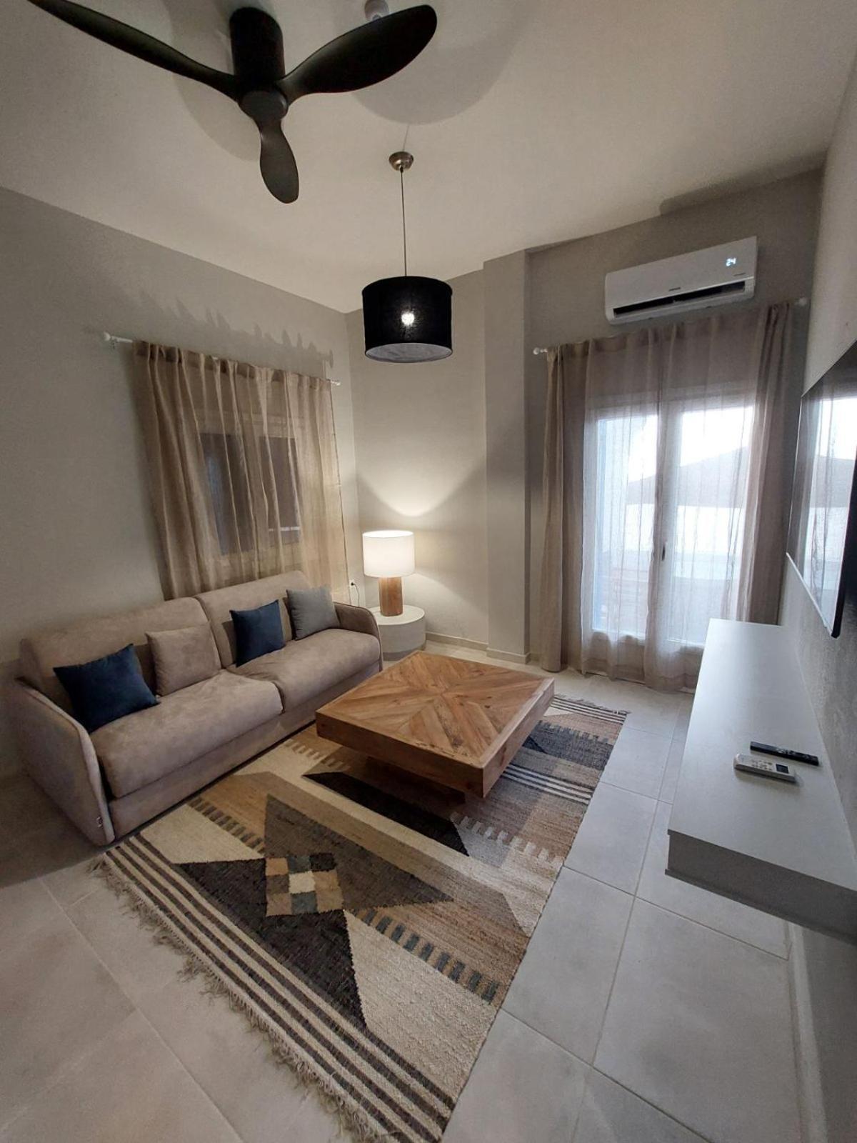 The Noverian Bios Santorini Boutique Hotel Fira  Rum bild