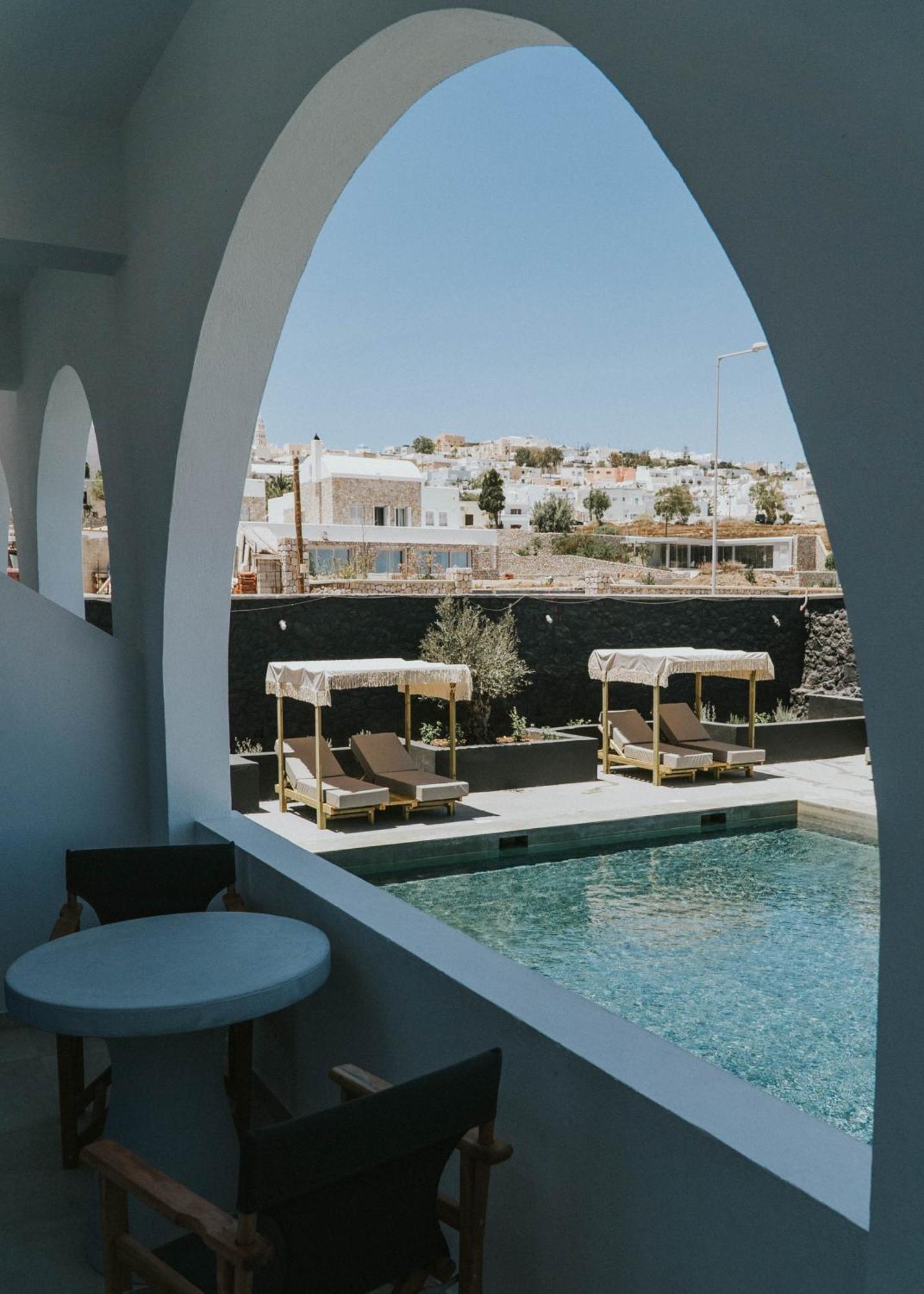 The Noverian Bios Santorini Boutique Hotel Fira  Rum bild