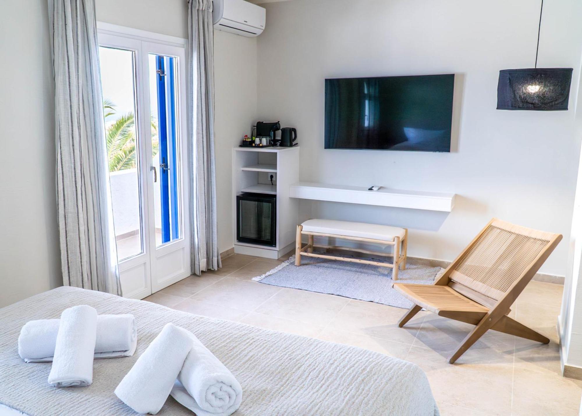The Noverian Bios Santorini Boutique Hotel Fira  Rum bild
